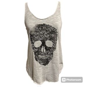 3/$10 ✨ Skull Tank Top